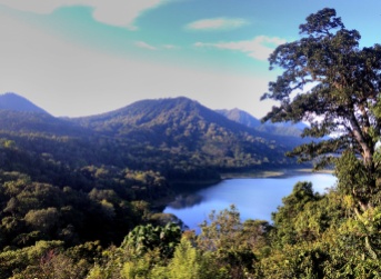 Ubud Tax Twin lakes